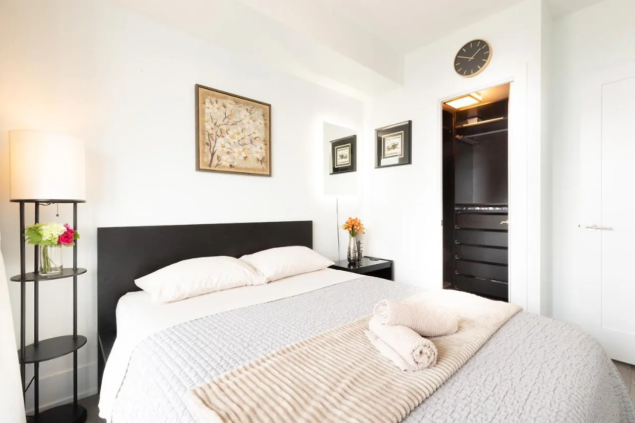 Bright Condo In The Heart Of Toronto Kanada