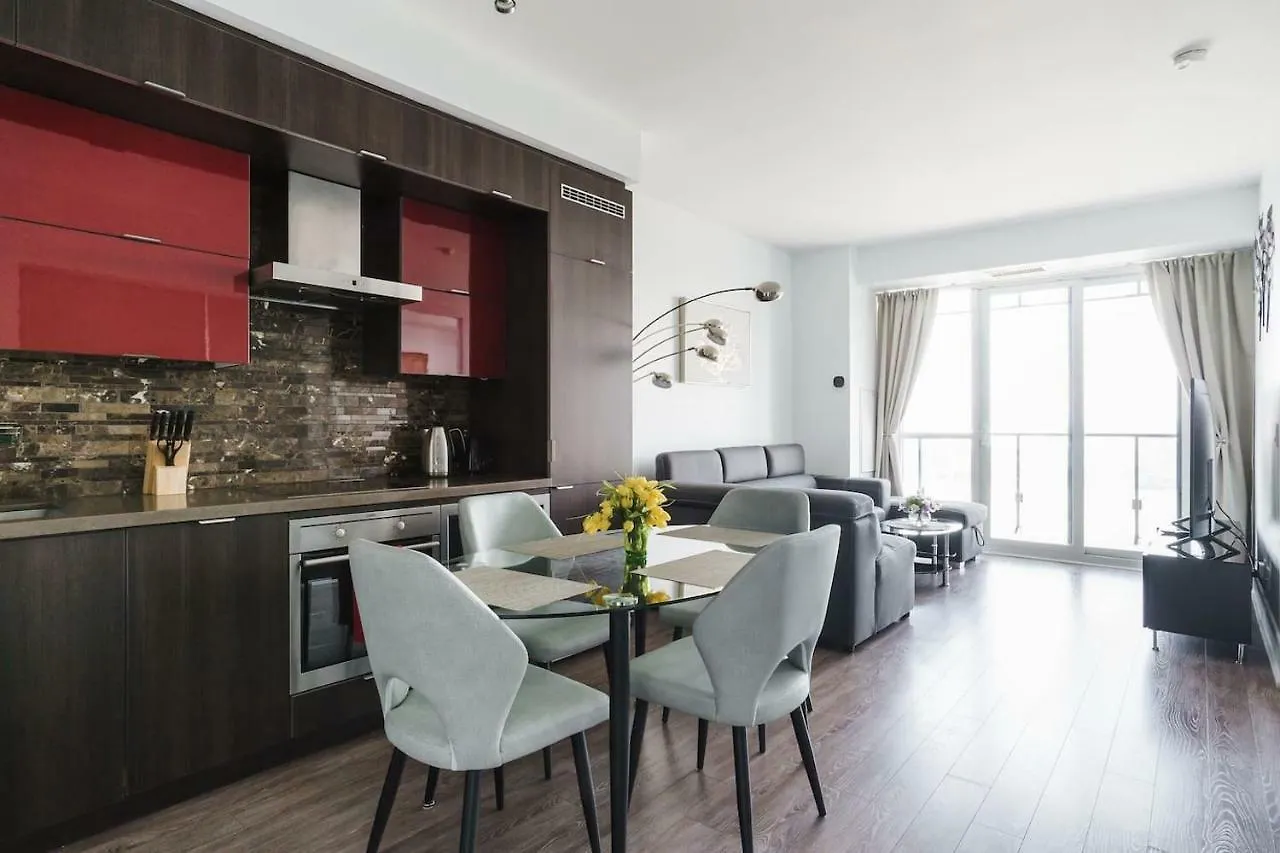 Bright Condo In The Heart Of Toronto 0*,  Kanada