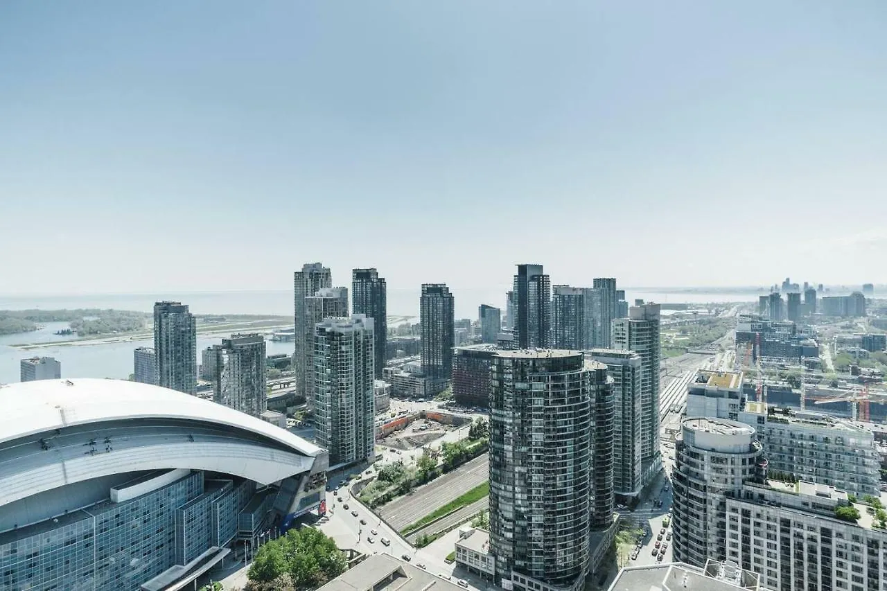 Bright Condo In The Heart Of Toronto Apartmán
